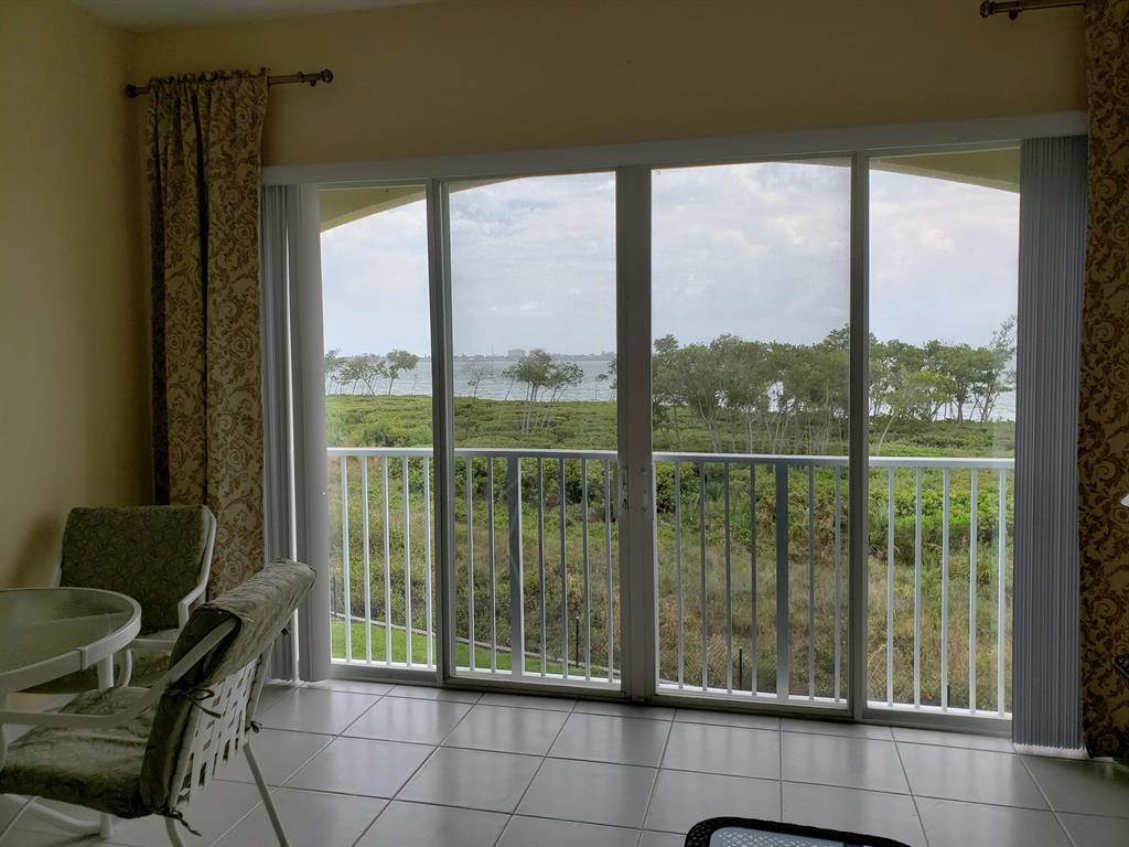 HARBOUR ISLE AT HUTCHINSON ISLAND WEST, A CONDOMIN - Residential Lease