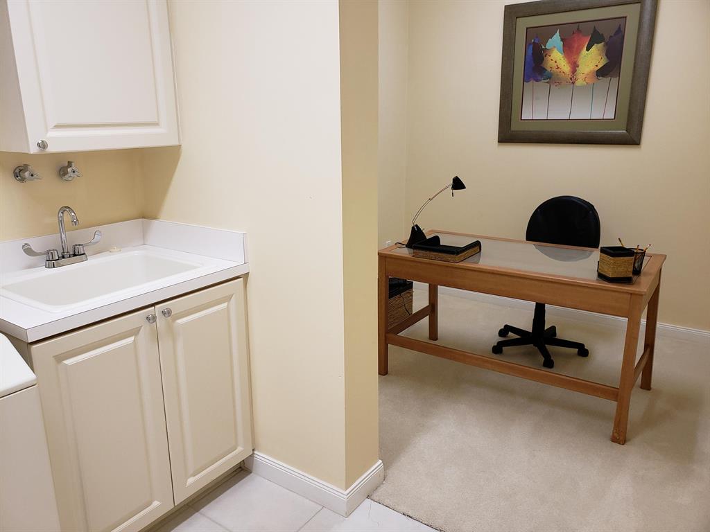 HARBOUR ISLE AT HUTCHINSON ISLAND WEST, A CONDOMIN - Residential Lease