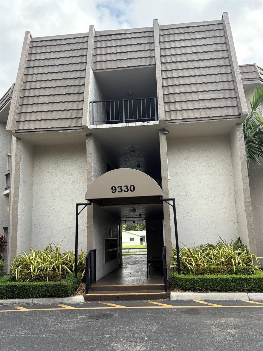Well maintained 2B/2B condo with brand new roof just installed in the very quiet 55+ community of Lime Bay. Great second-floor location close to the elevator, laundry room, and storage room. Beautiful water views to enjoy relaxing mornings or afternoons. Endless possibilities to make it your own if desire. Split floor plan, large primary bedroom with walk-in closet spacious kitchen with a window, and sliding glass door to balcony. Amenities include a Clubhouse, exercise room, sauna, pool, tennis/pickleball courts, social events and much more. Price to sell!!! Don't miss out! Do not miss the opportunity to own this great unit, with gorgeous canal view.