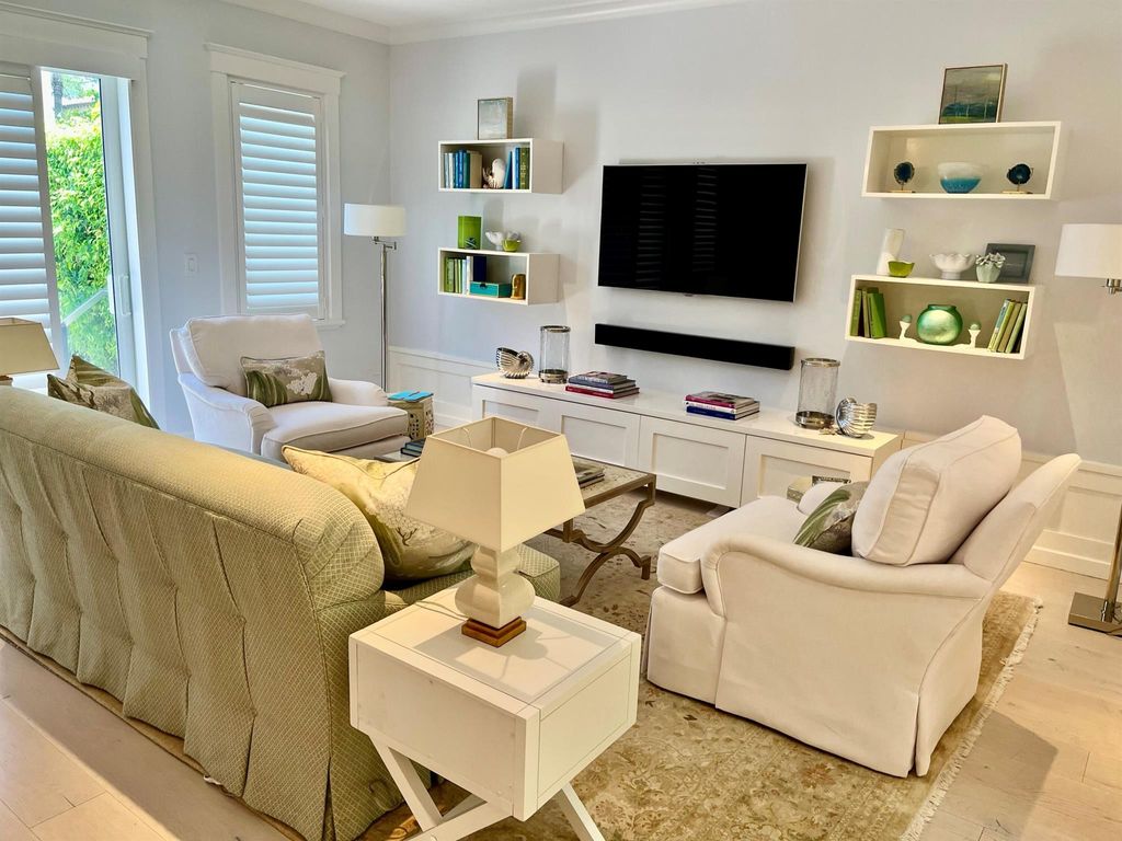 Photo of 400 Chilean Avenue #2, Palm Beach, FL 33480 (MLS # R11070758)