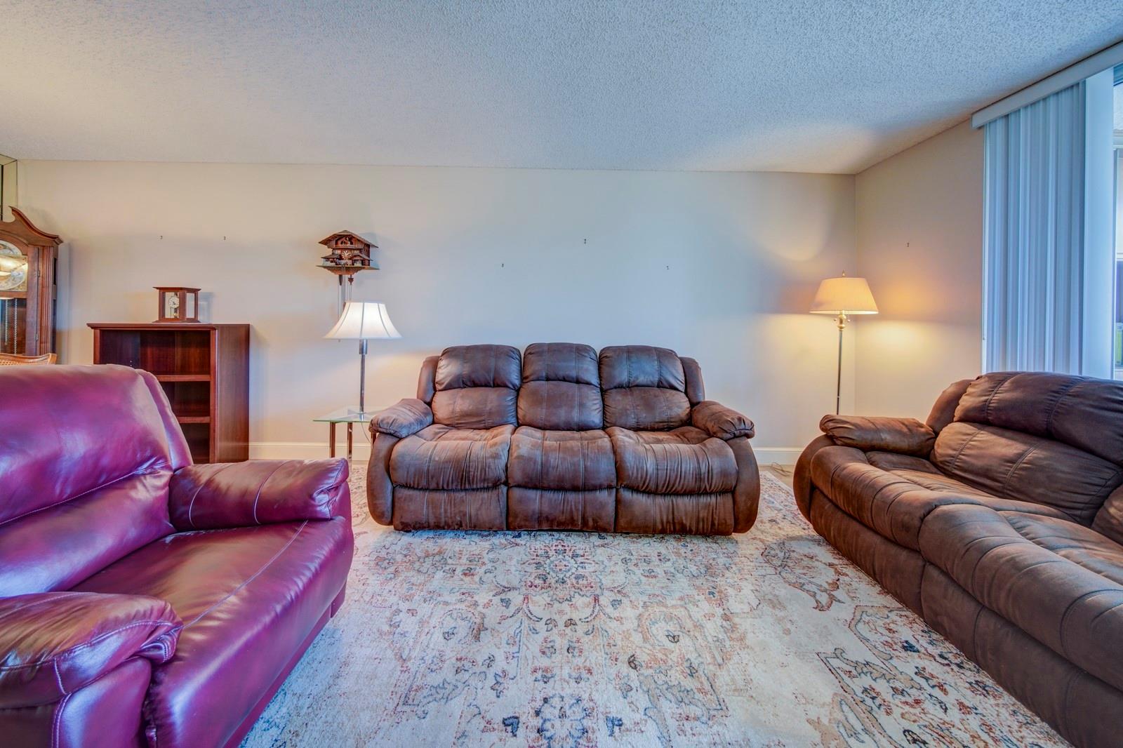 Palm Lakes - Residential