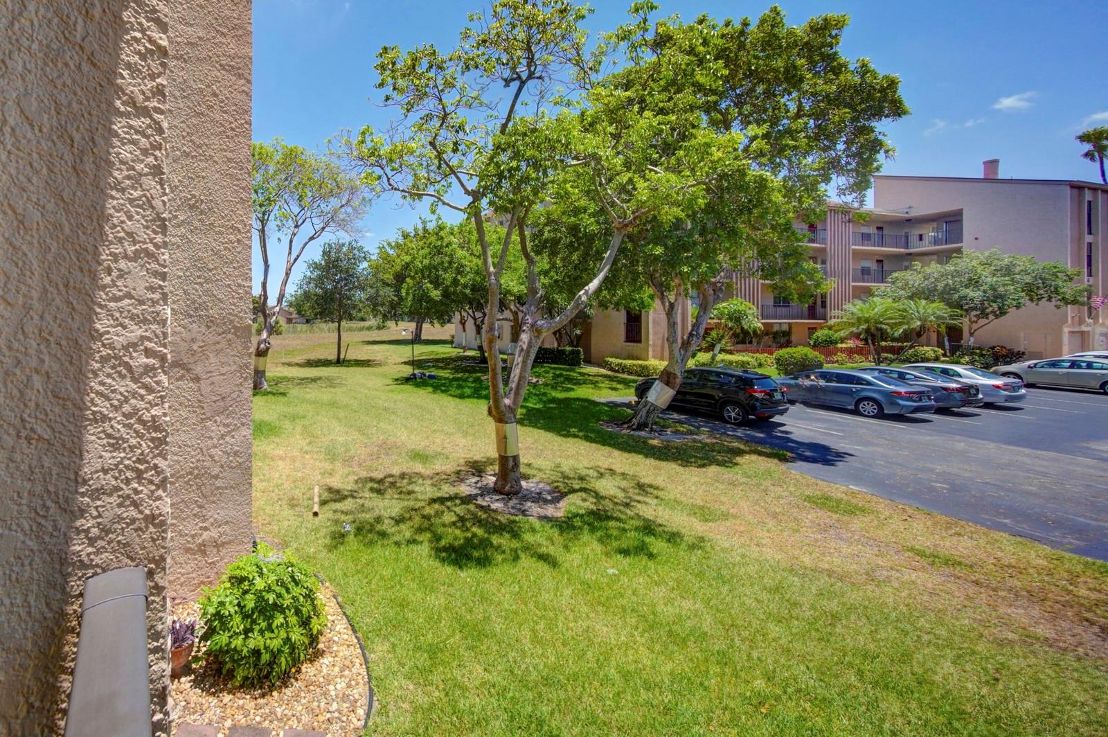 Palm Lakes - Residential