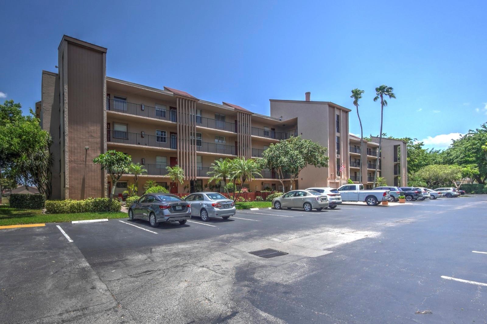 Palm Lakes - Residential