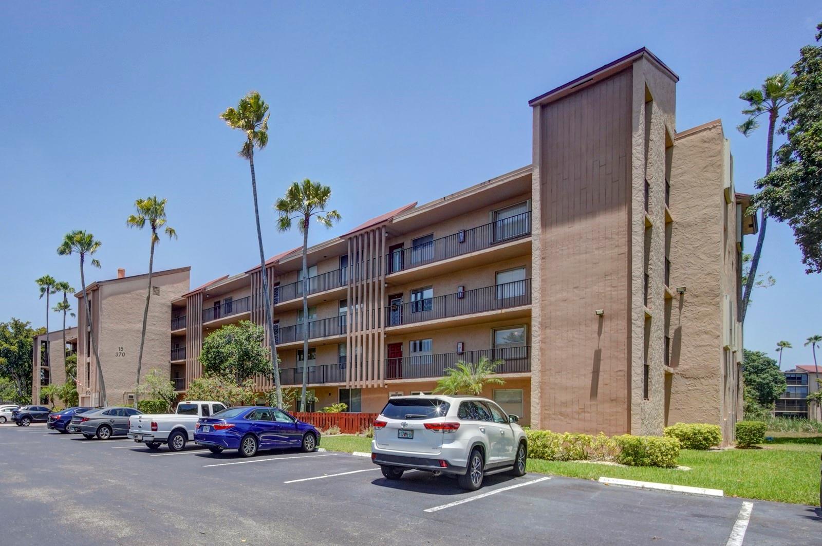 Palm Lakes - Residential