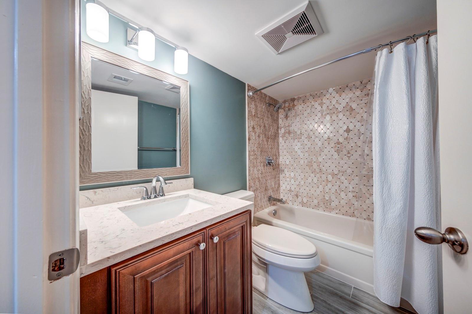 Palm Lakes - Residential