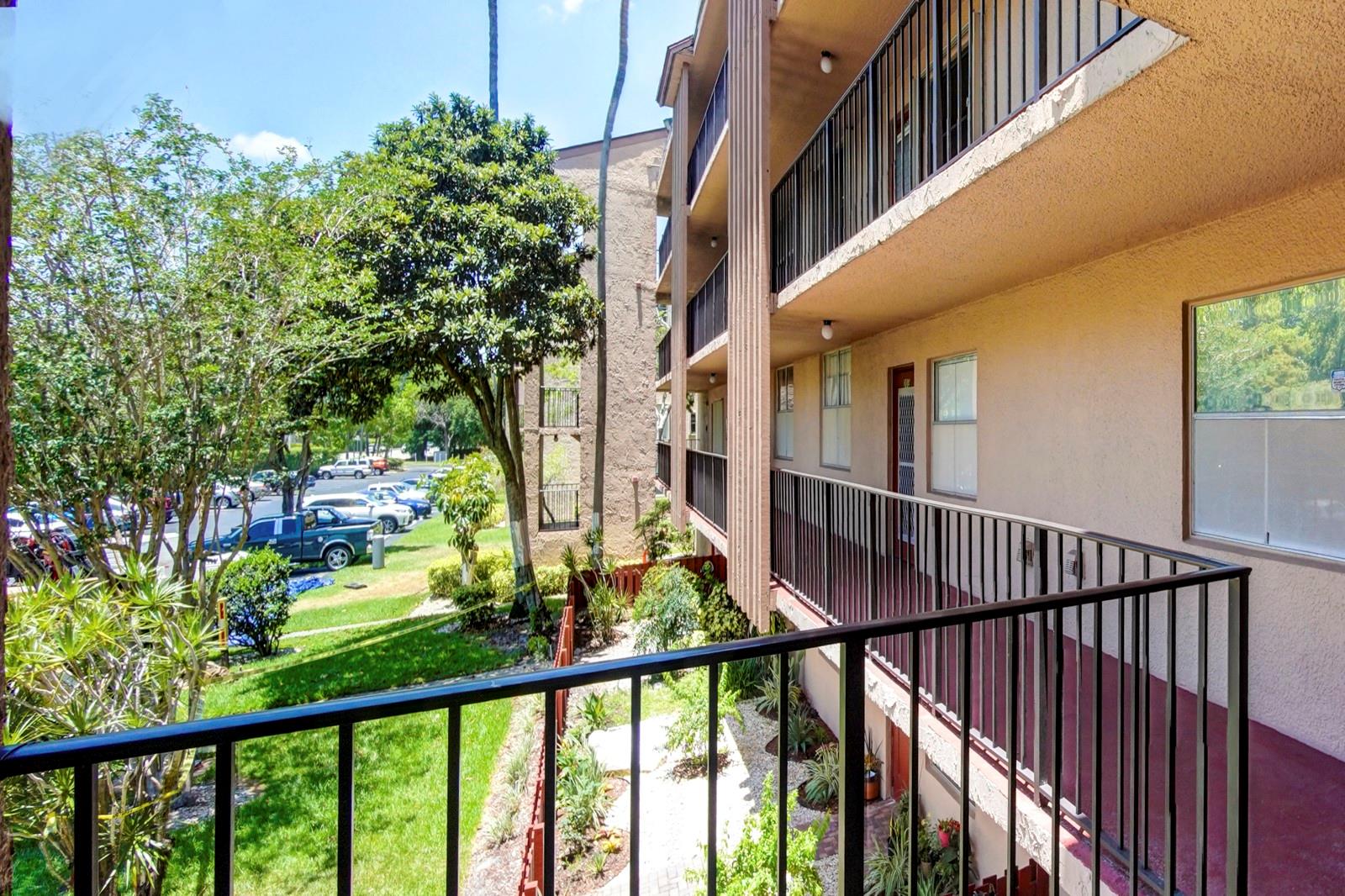 Palm Lakes - Residential