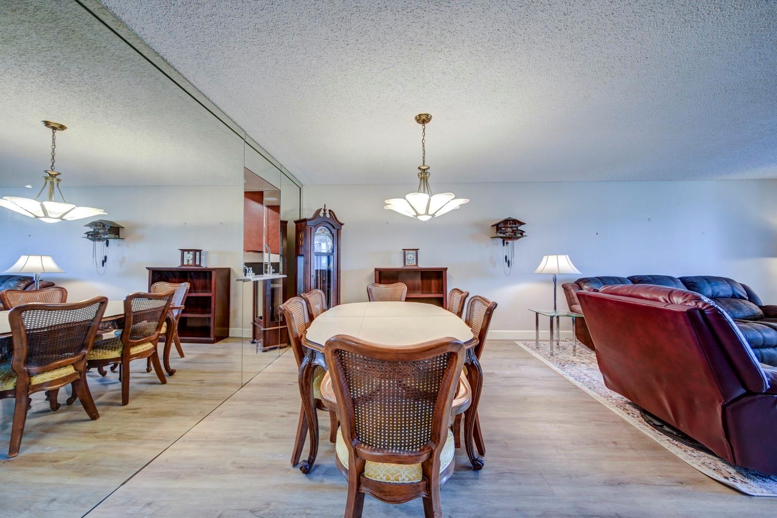 Palm Lakes - Residential