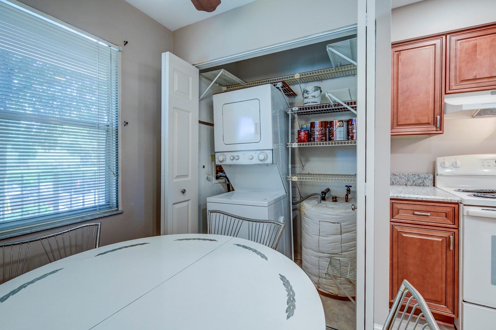 Palm Lakes - Residential