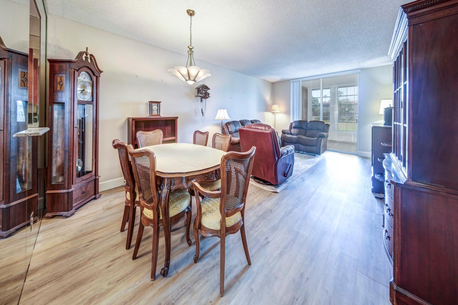 Palm Lakes - Residential