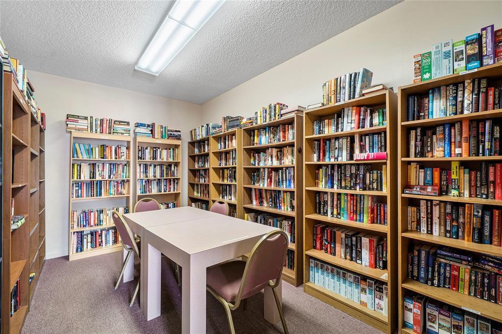 Palm Lakes - Residential