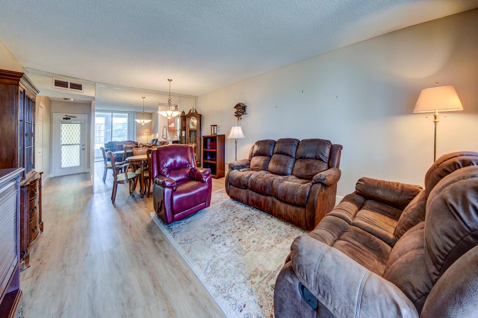 Palm Lakes - Residential