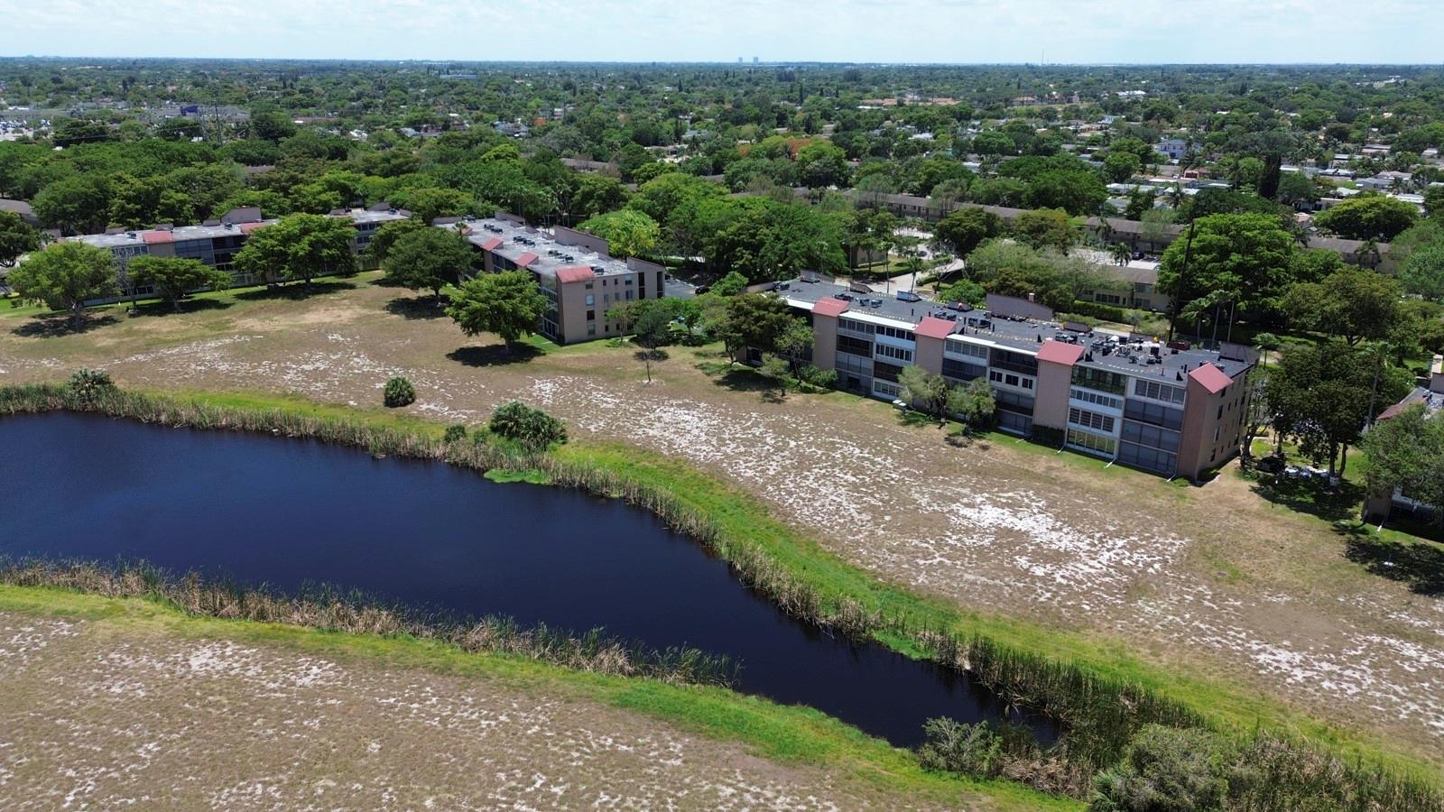 Palm Lakes - Residential