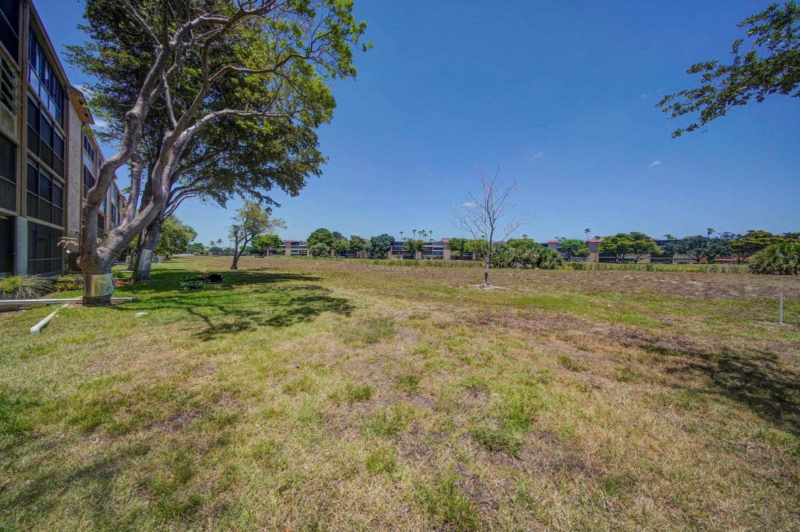 Palm Lakes - Residential