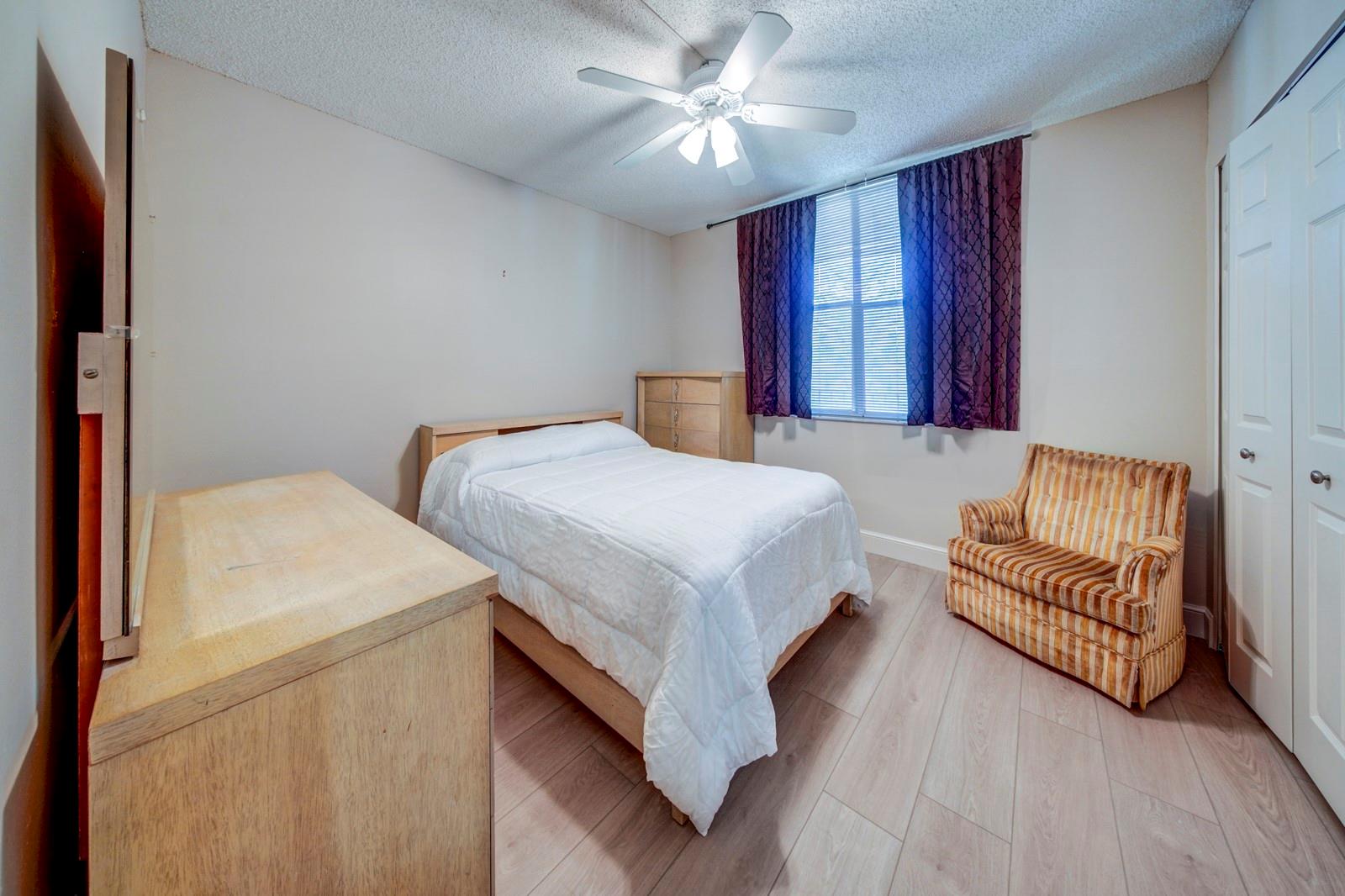 Palm Lakes - Residential