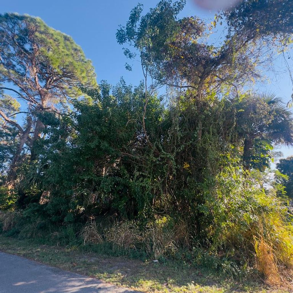 Photo of Tbd Avenue Avenue N, Fort Pierce, FL 34947 (MLS # R11150060)