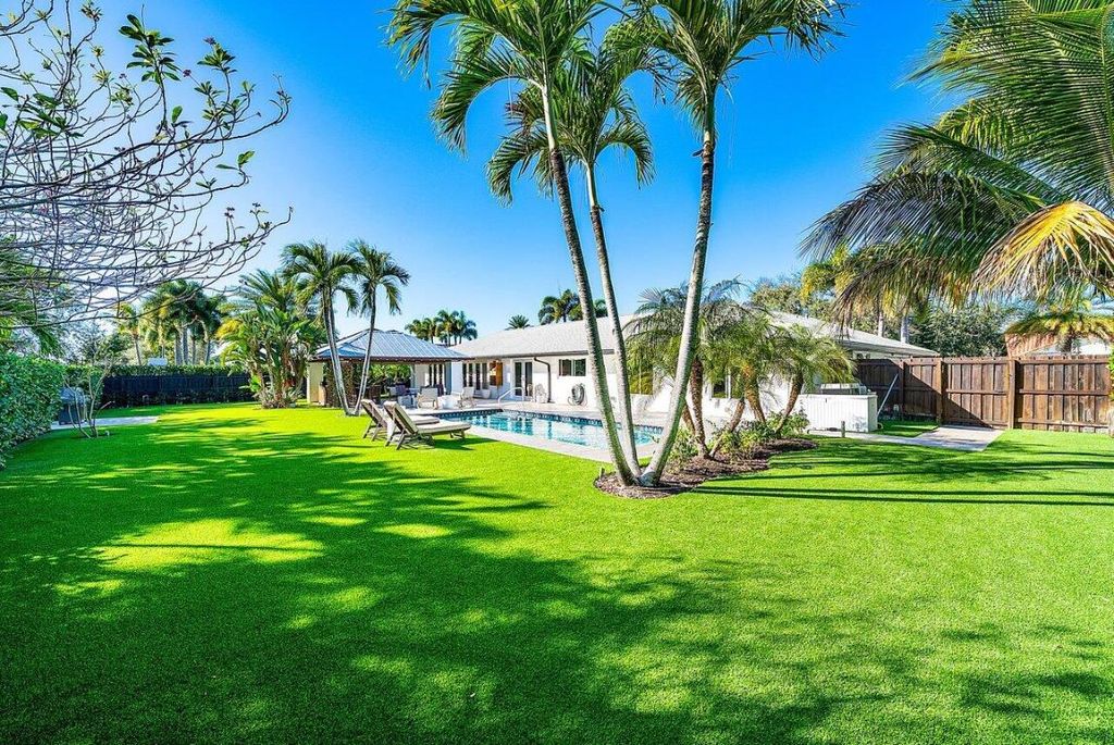 Photo of 16 SE Turtle Creek Drive, Jupiter, FL 33469 (MLS # R11157765)