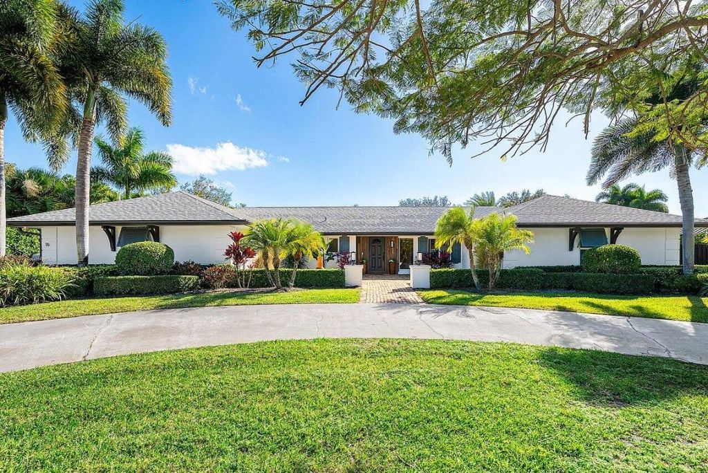 Photo of 16 SE Turtle Creek Drive, Jupiter, FL 33469 (MLS # R11157765)