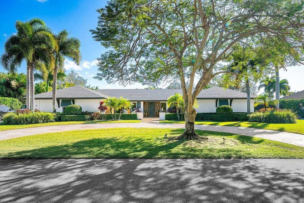 Photo of 16 SE Turtle Creek Drive, Jupiter, FL 33469 (MLS # R11157765)