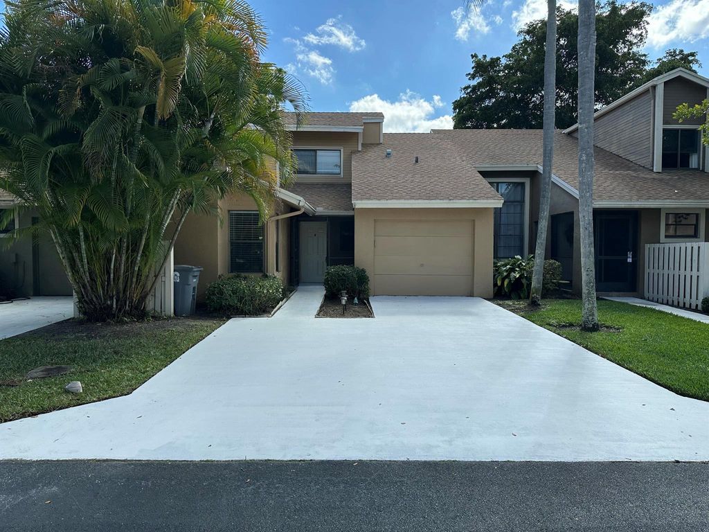 Photo of 22336 Woodspring Drive, Boca Raton, FL 33428 (MLS # R11085108)
