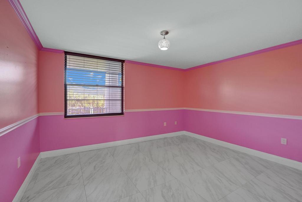 WHITEHALL I - Residential