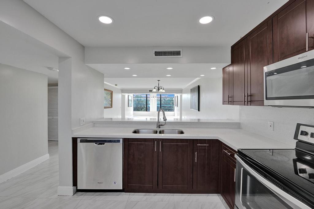 WHITEHALL I - Residential