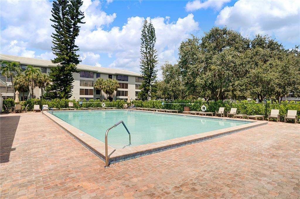 WHITEHALL I - Residential