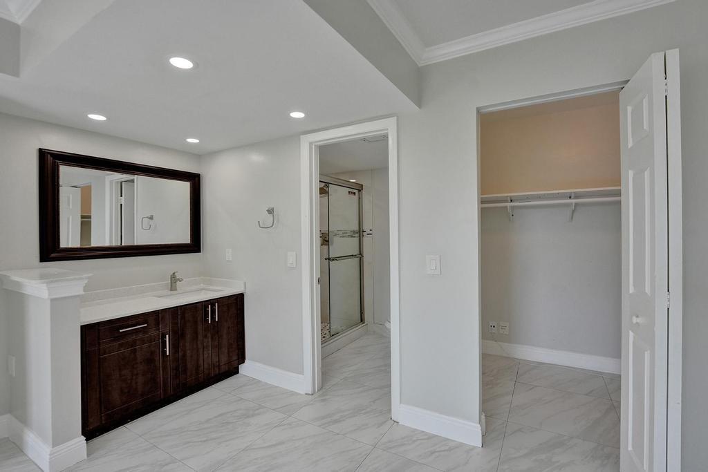 WHITEHALL I - Residential