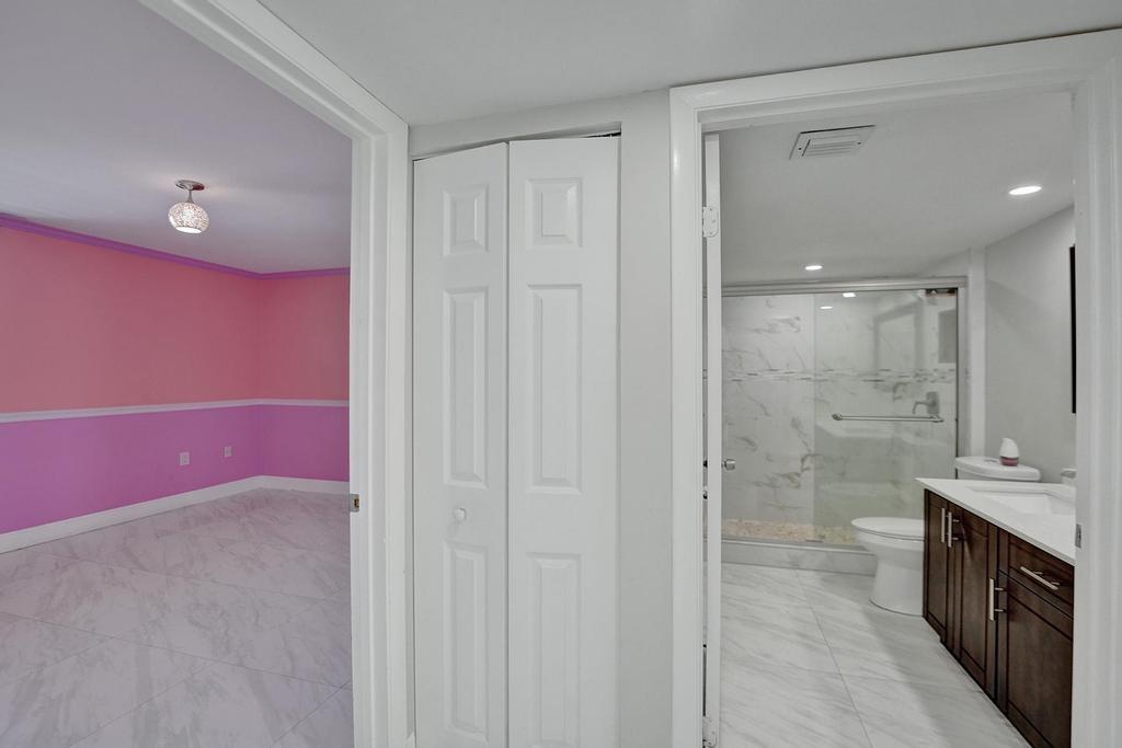 WHITEHALL I - Residential