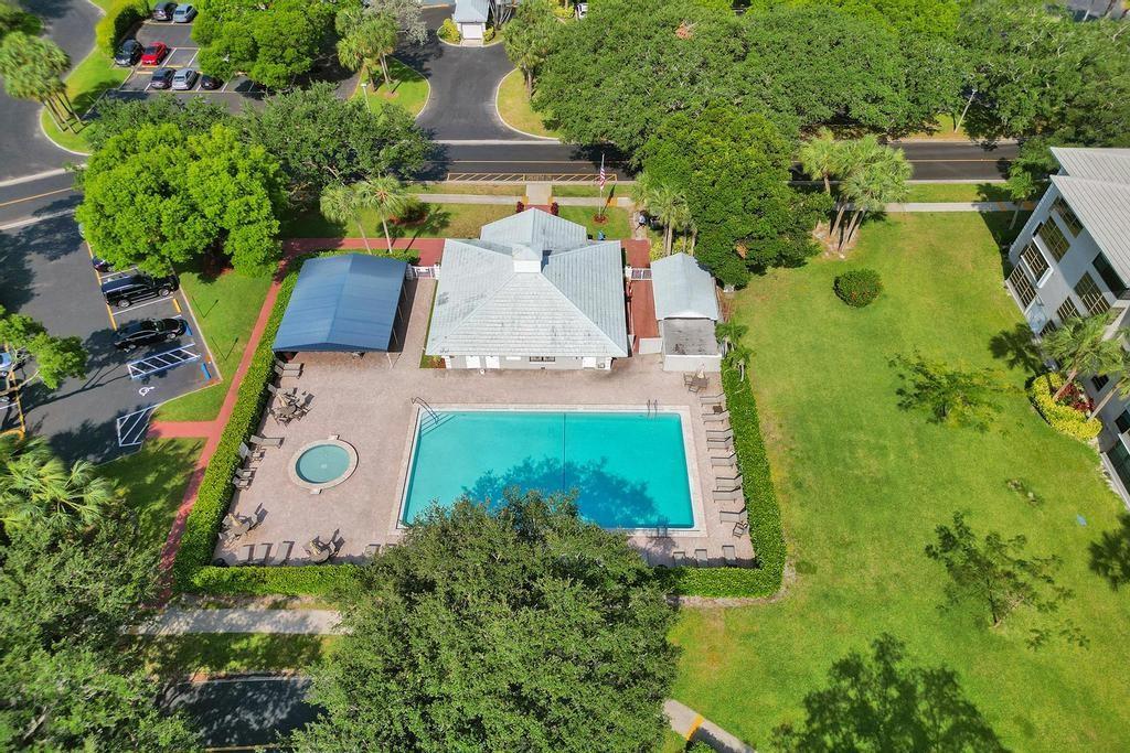 WHITEHALL I - Residential