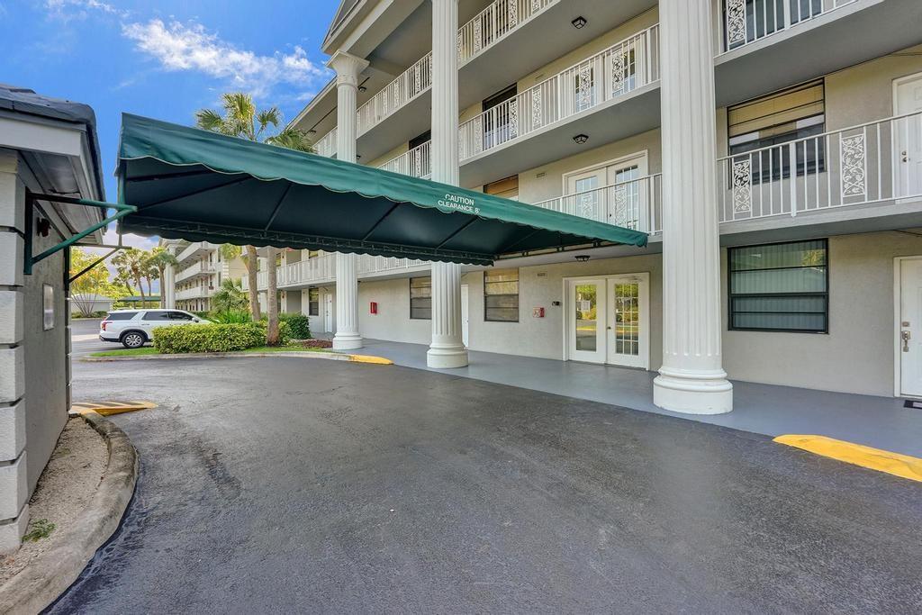 WHITEHALL I - Residential