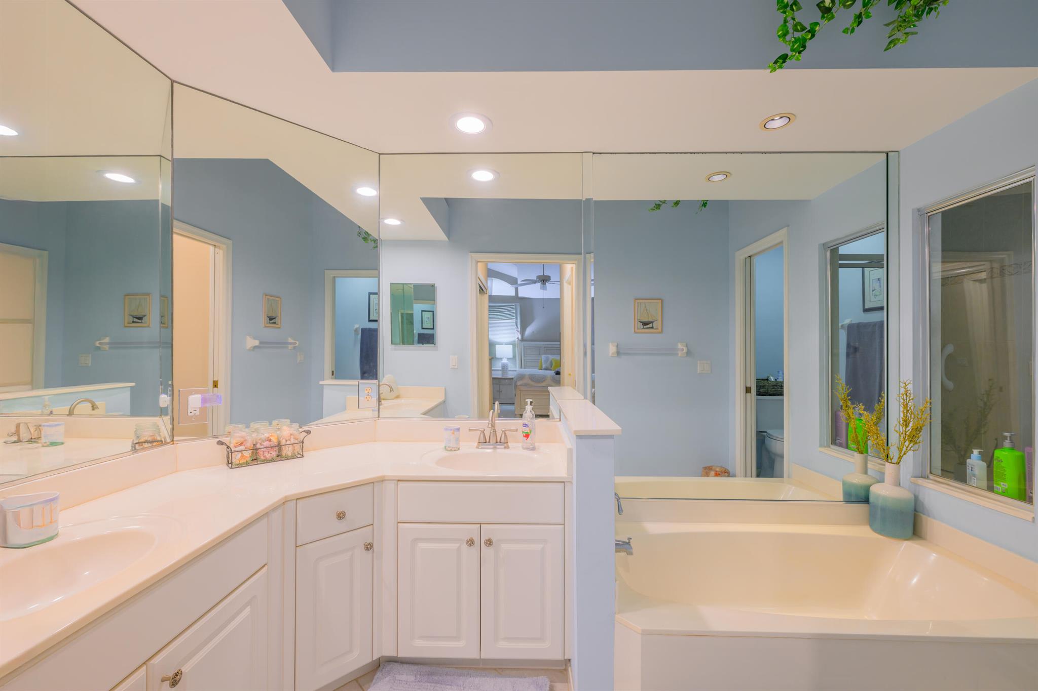 MOON RIVER - Residential Lease