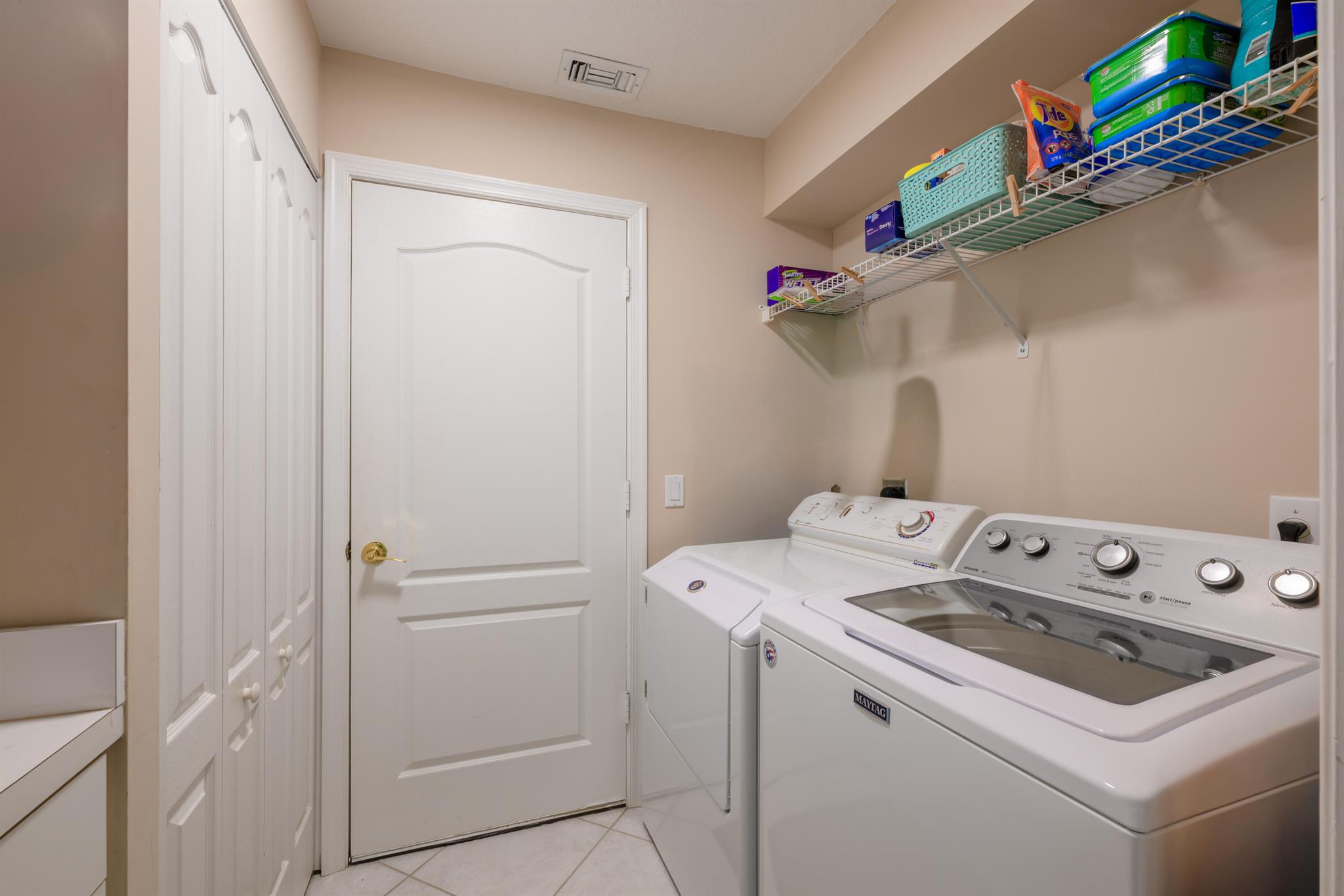 MOON RIVER - Residential Lease