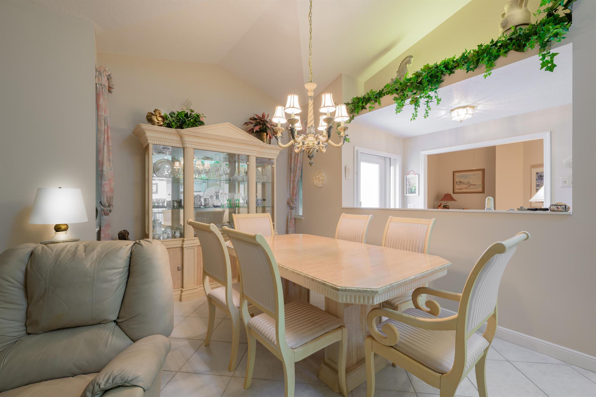 MOON RIVER - Residential Lease