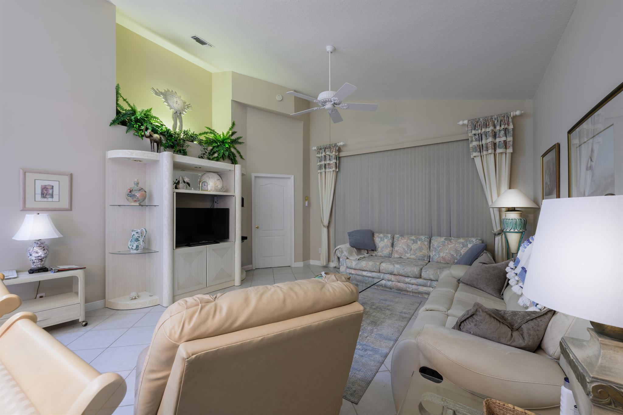 MOON RIVER - Residential Lease