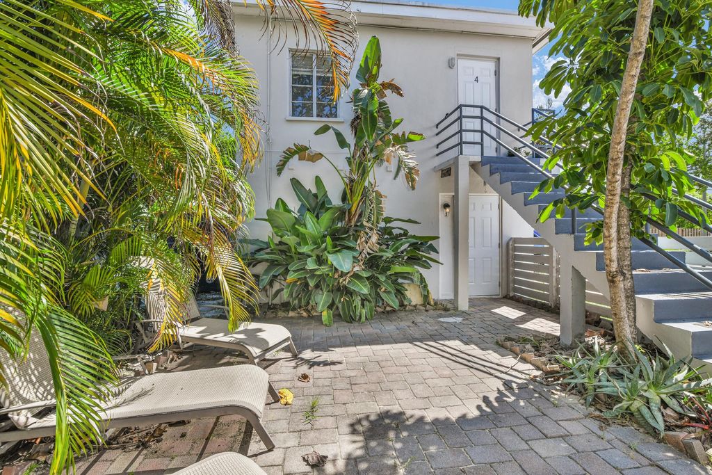 Photo of 818 N Dixie Highway #3, Lake Worth Beach, FL 33460 (MLS # R11128823)