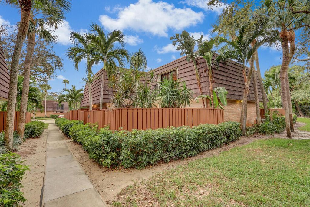 Photo of 1138 11th Court, Jupiter, FL 33477 (MLS # R11100525)