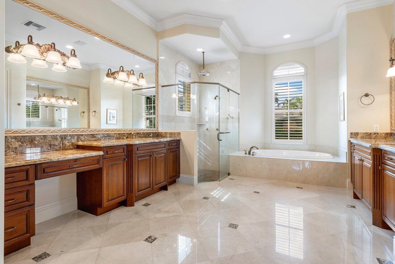 ROYAL PALM YACHT & COUNTR - Residential