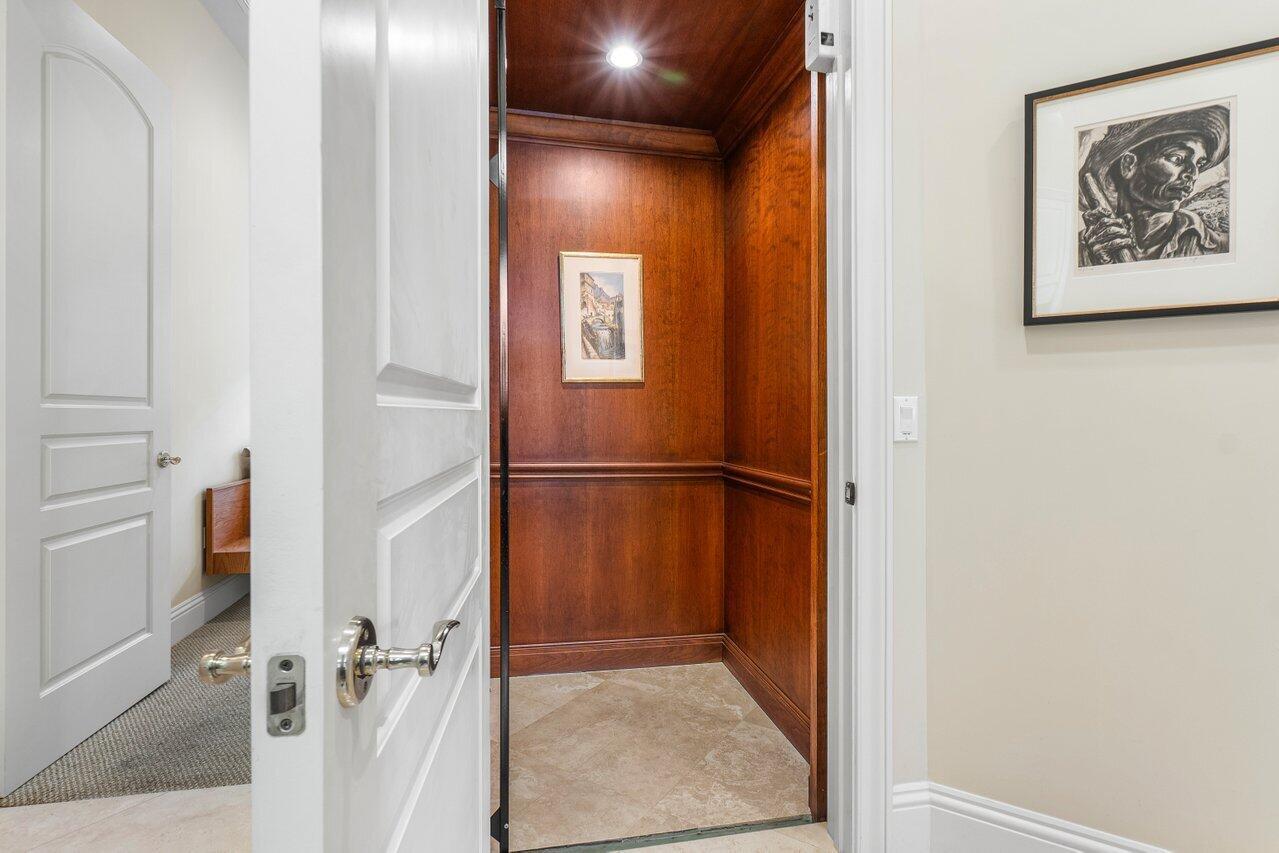 ROYAL PALM YACHT & COUNTR - Residential