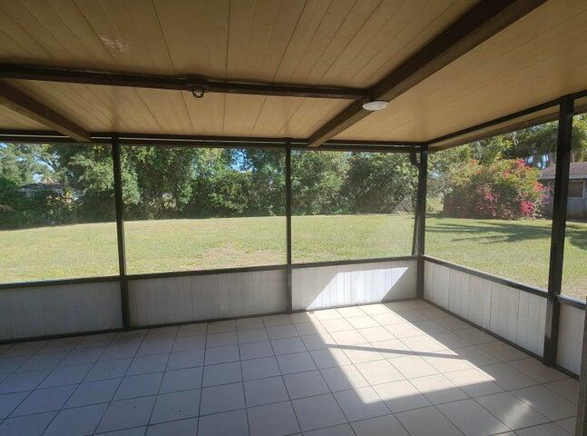 PORT ST LUCIE SECTION 24 - Residential Lease