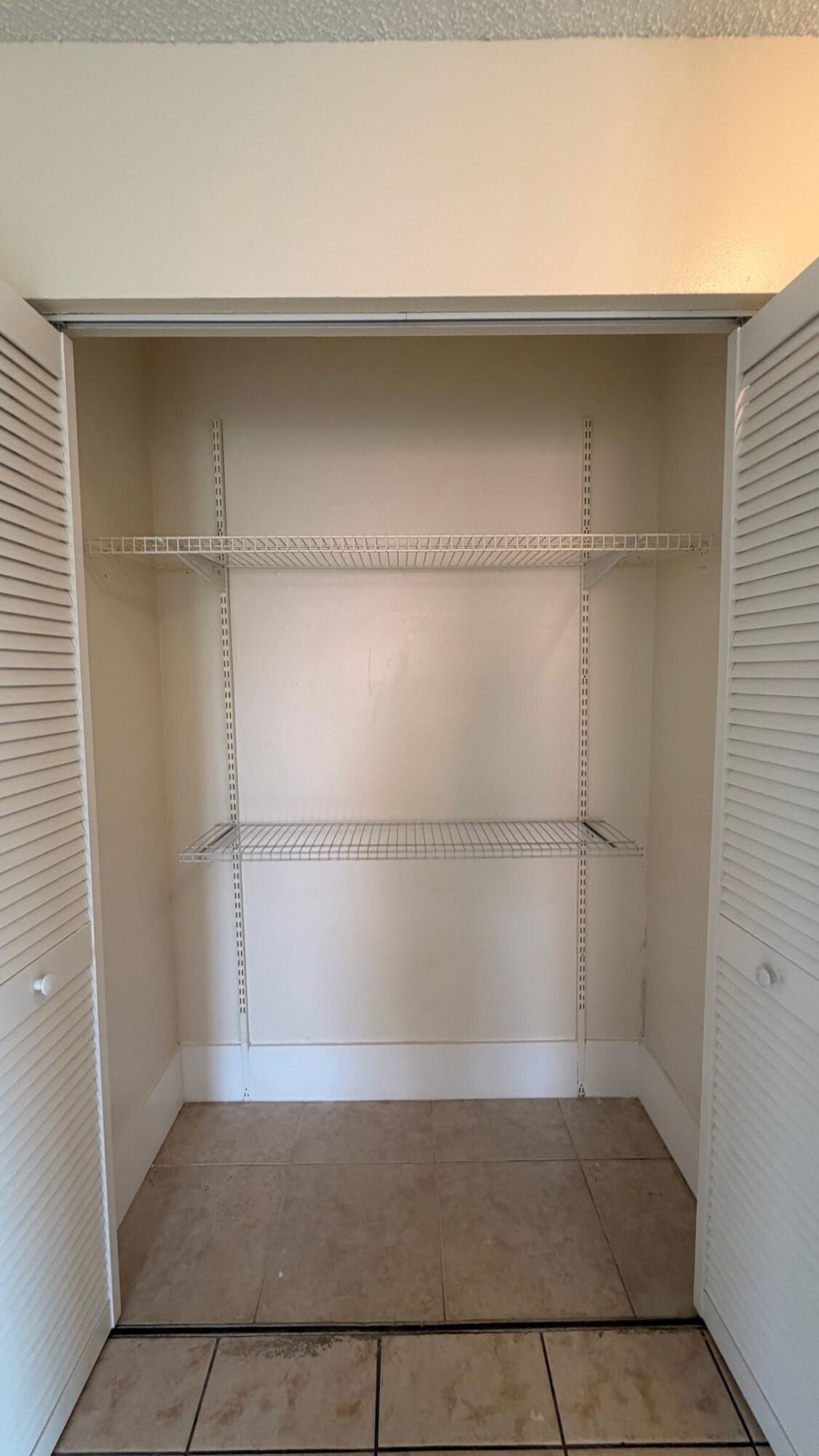 FOREST GLEN - Residential Lease