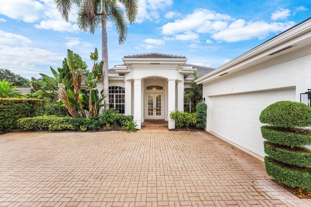 Photo of 132 Pembroke Drive, Palm Beach Gardens, FL 33418 (MLS # R11163418)