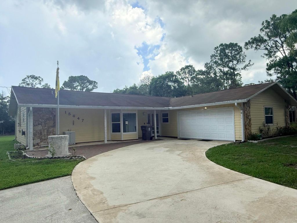 Photo of 15647 N 116th Ter Terrace N, Jupiter, FL 33478 (MLS # B26039905)