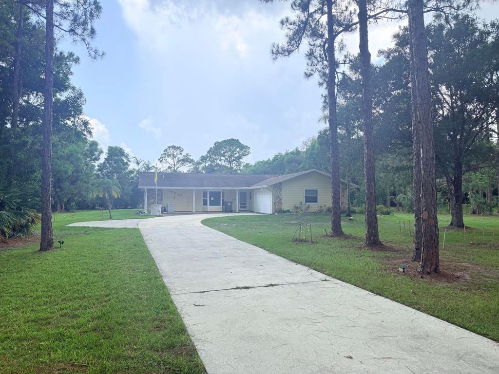 Photo of 15647 N 116th Ter Terrace N, Jupiter, FL 33478 (MLS # B26039905)