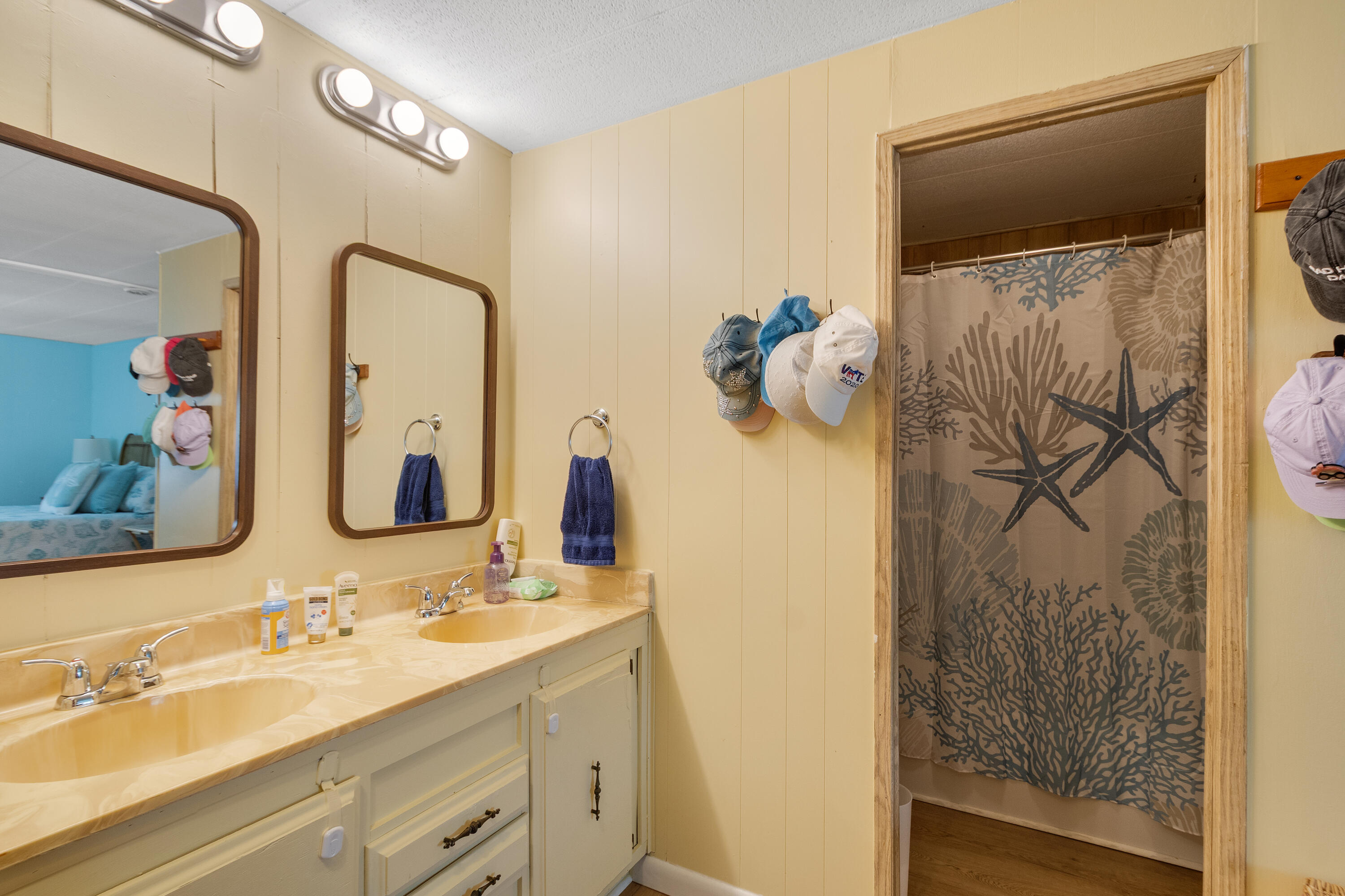 LEISURE VILLAGE MOBILE HM PK UNREC CO-OP - Residential