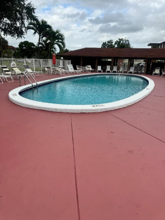 Lauderdale Oaks condo - Residential
