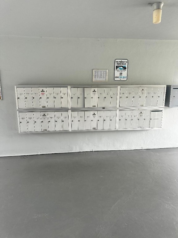 Lauderdale Oaks condo - Residential