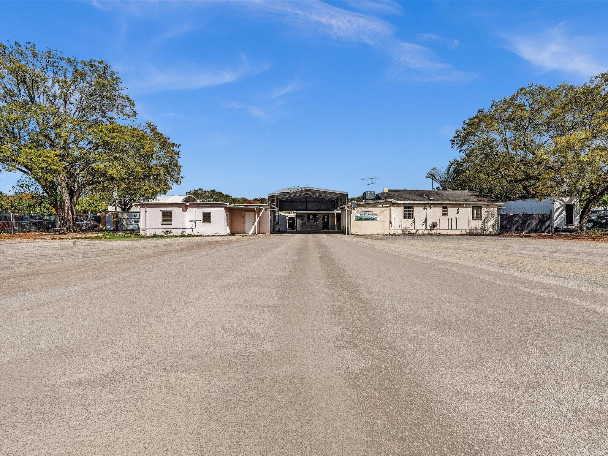 NEWMANS SURVEY - Land