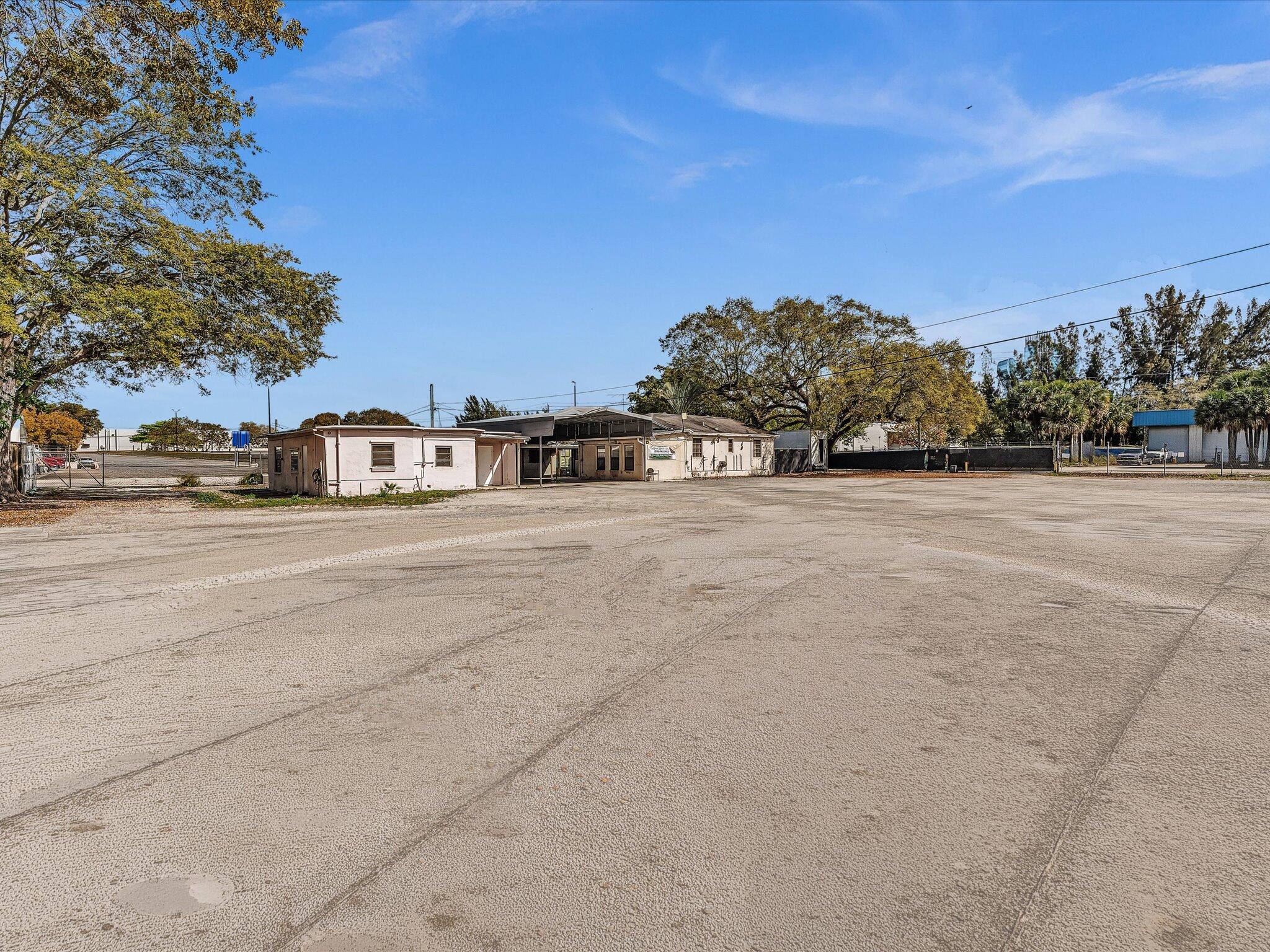 NEWMANS SURVEY - Land