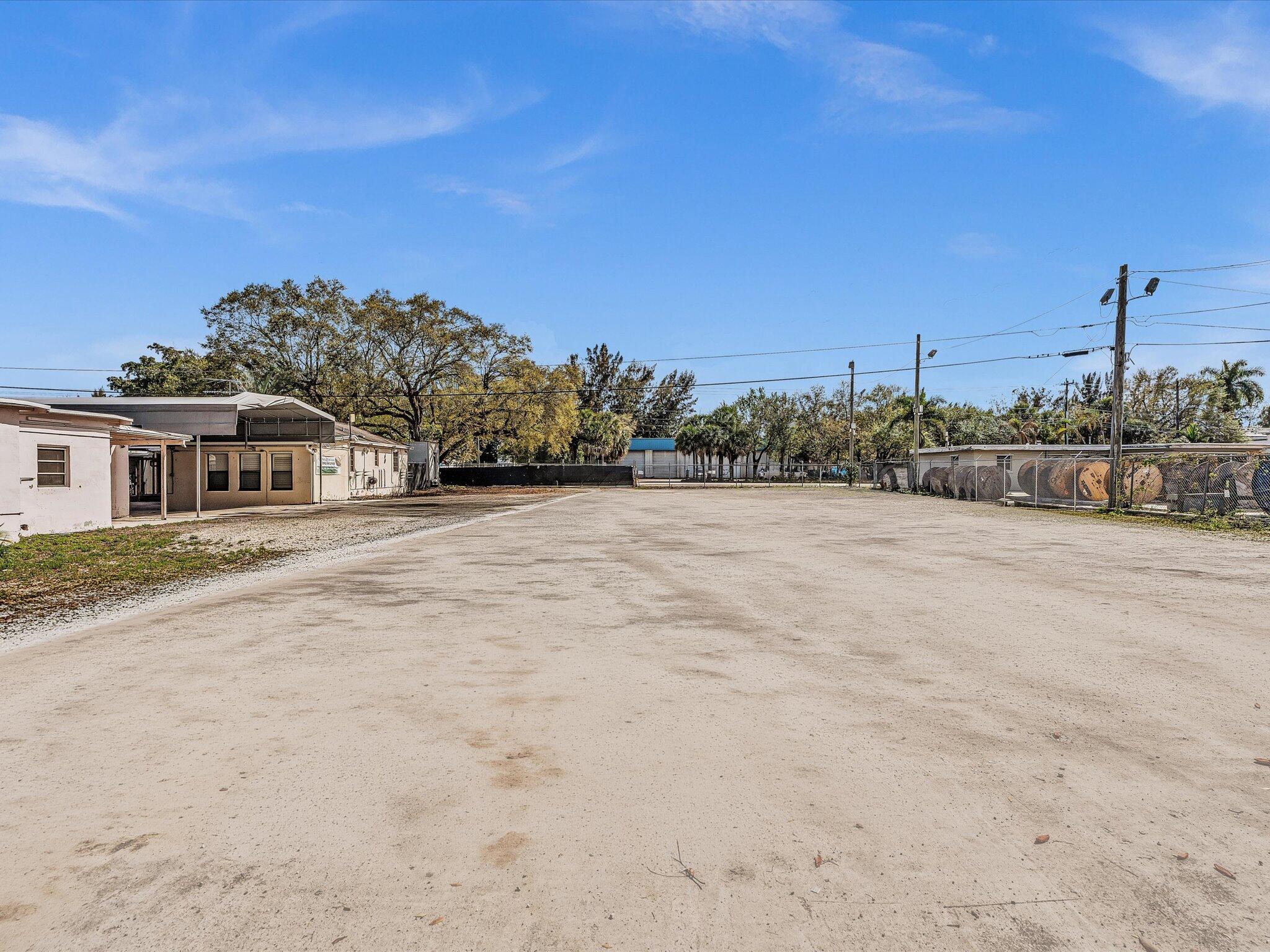 NEWMANS SURVEY - Land