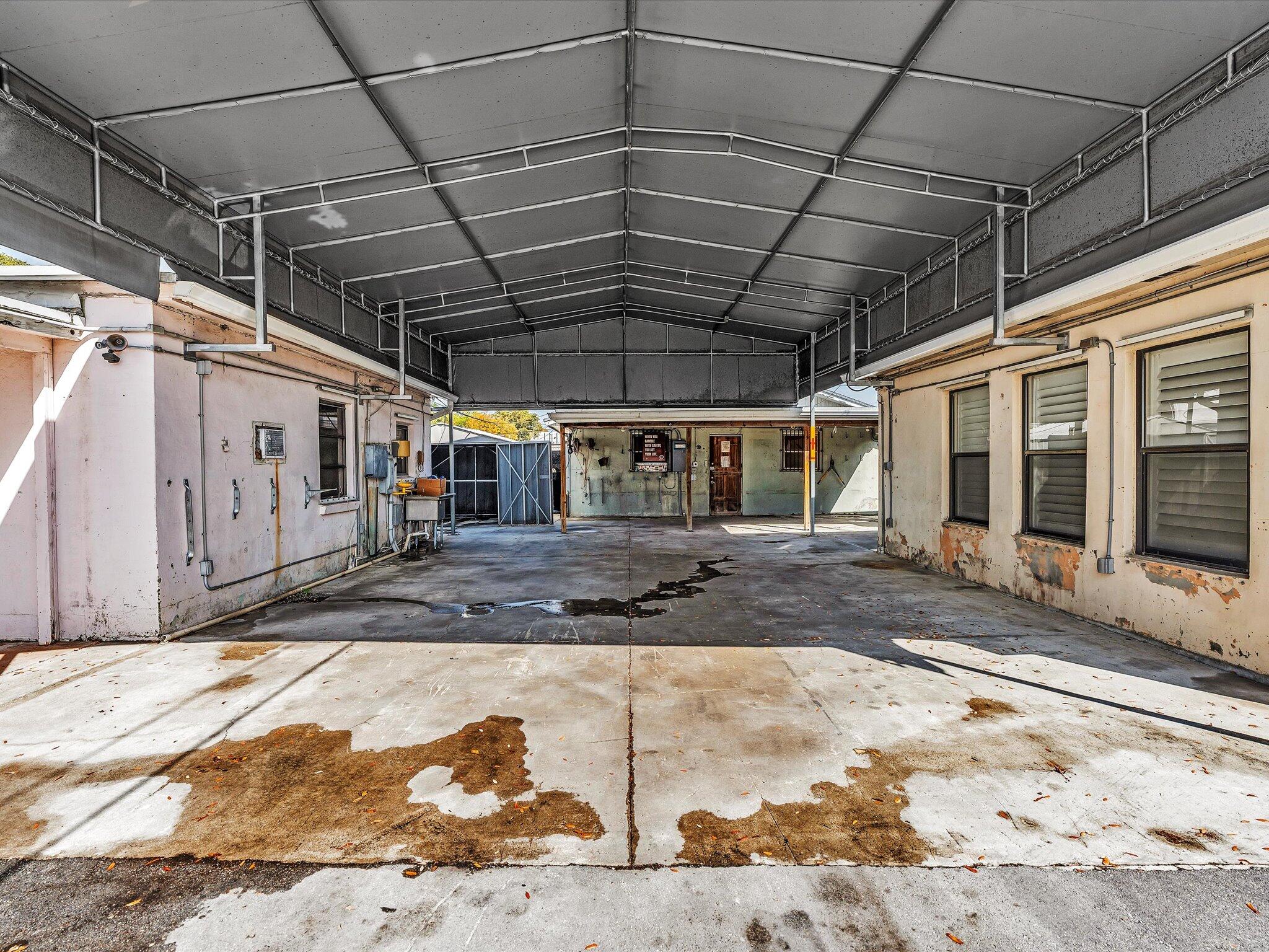 NEWMANS SURVEY - Land